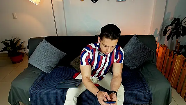 Snapshot of Baxter_Dex chatting on 03-14-25, 11:43 Baxter Dex online show from 03-14-25, 11:43