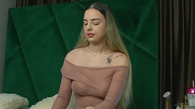 ScarletColes online show from 11-21-25, 11:36