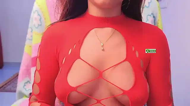 Snapshot of Royal_girl_1 chatting on 05-19-26, 04:24 Royal girl 1 online show from 05-19-26, 04:24