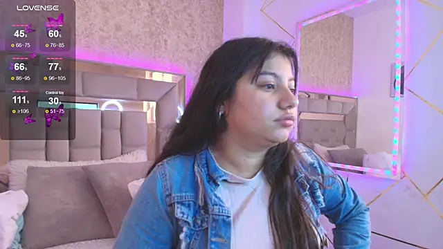 Snapshot of Miaa_Smiith1 chatting on 01-07-25, 11:37 Miaa Smiith1 online show from 01-07-25, 11:37