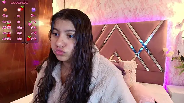 Snapshot of Miaa_Smiith1 chatting on 01-27-25, 12:05 Miaa Smiith1 online show from 01-27-25, 12:05