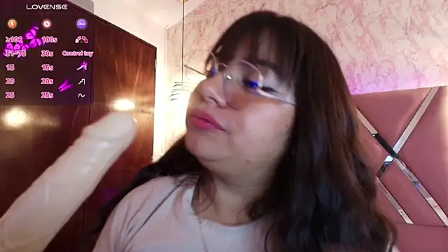 Snapshot of Miaa_Smiith1 chatting on 02-24-25, 03:20 Miaa Smiith1 online show from 02-24-25, 03:20