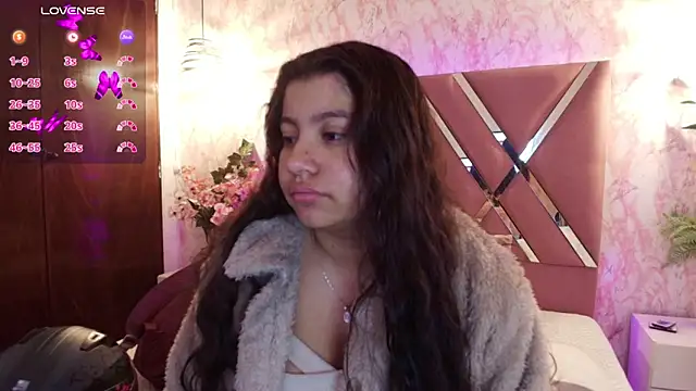 Snapshot of Miaa_Smiith1 chatting on 02-25-25, 12:03 Miaa Smiith1 online show from 02-25-25, 12:03