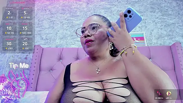 Snapshot of AshleyGrahams chatting on 09-27-25, 08:58 AshleyGrahams online show from 09-27-25, 08:58