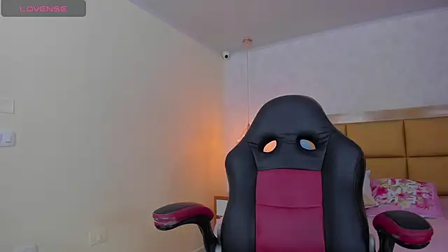 LARSONMIA online show from 03-11-25, 12:28