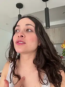 Snapshot of Megan_Rodrigo chatting on 06-18-26, 10:14 Megan Rodrigo online show from 06-18-26, 10:14