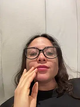 Snapshot of Megan_Rodrigo chatting on 06-25-26, 05:12 Megan Rodrigo online show from 06-25-26, 05:12