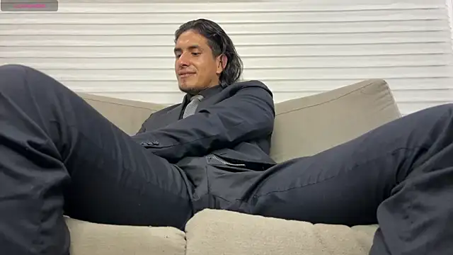 Tom blunt96 online show from 02-15-25, 07:16