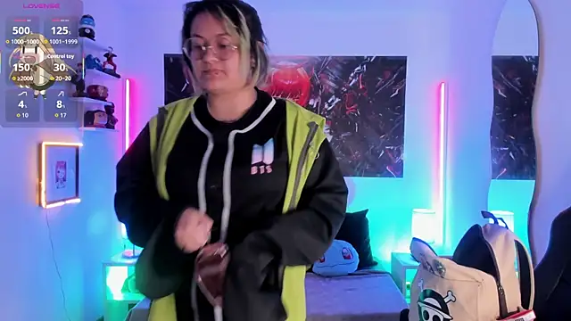 lucky-leah online show from 10-29-25, 04:26