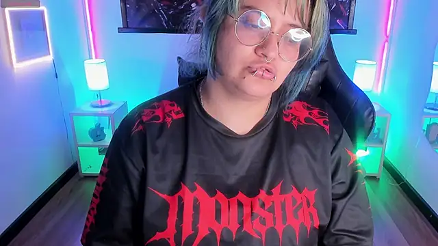 lucky-leah online show from 04-05-26, 03:47