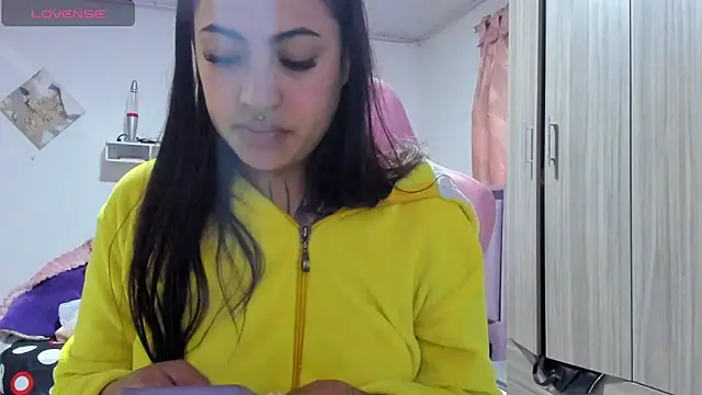 Snapshot of Kayla_foxxy chatting on 06-05-26, 03:29 Kayla foxxy online show from 06-05-26, 03:29