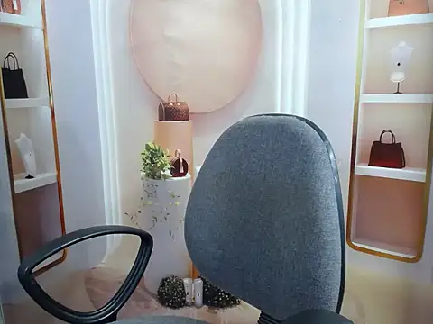 Love bug15 online show from 02-04-26, 01:00