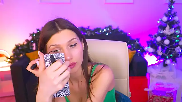 Snapshot of MollyPerry chatting on 12-11-24, 04:09 MollyPerry online show from 12-11-24, 04:09