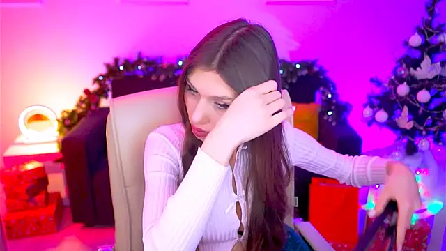 Snapshot of MollyPerry chatting on 12-12-24, 04:10 MollyPerry online show from 12-12-24, 04:10