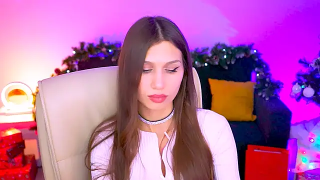 Snapshot of MollyPerry chatting on 12-12-24, 10:20 MollyPerry online show from 12-12-24, 10:20