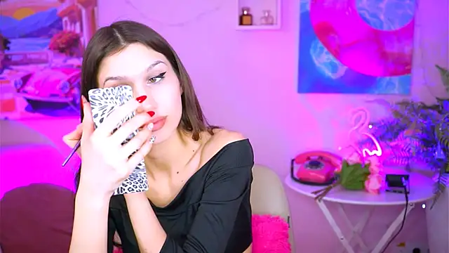 Snapshot of MollyPerry chatting on 02-15-25, 04:12 MollyPerry online show from 02-15-25, 04:12