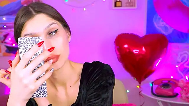 Snapshot of MollyPerry chatting on 02-19-25, 10:20 MollyPerry online show from 02-19-25, 10:20