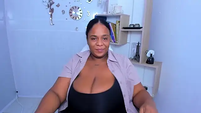 Snapshot of bbw_charlote chatting on 06-24-26, 12:15 bbw charlote online show from 06-24-26, 12:15