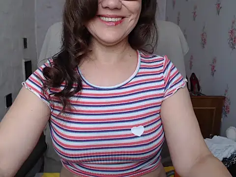 Snapshot of KittyyLaBeauty chatting on 05-04-26, 05:25 KittyyLaBeauty online show from 05-04-26, 05:25