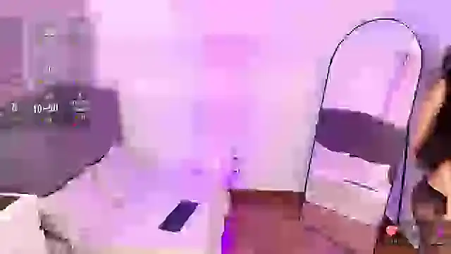 Snapshot of hazel_lee_ross chatting on 09-08-25, 06:29 hazel lee ross online show from 09-08-25, 06:29