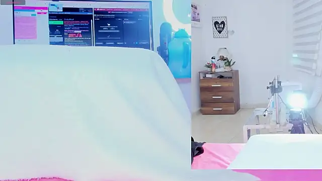 Daki Ume  online show from 01-13-26, 02:39