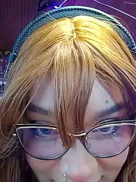 Snapshot of MegariaB chatting on 12-16-24, 04:13 MegariaB online show from 12-16-24, 04:13