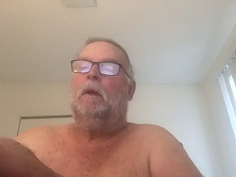 Snapshot of Drummajor chatting on 06-17-26, 03:13 Drummajor online show from 06-17-26, 03:13