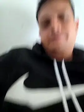 Snapshot of Ernesto696967 chatting on 11-01-25, 05:59 Ernesto696967 online show from 11-01-25, 05:59