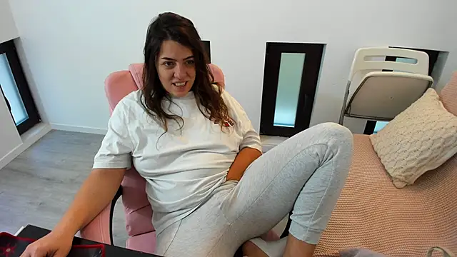 Dyana Kaylinn online show from 11-02-25, 05:32