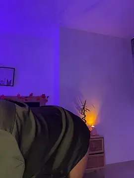 Snapshot of Susi_bell chatting on 01-09-25, 02:01 Susi bell online show from 01-09-25, 02:01