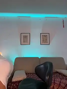 Snapshot of Susi_bell chatting on 02-22-25, 10:52 Susi bell online show from 02-22-25, 10:52