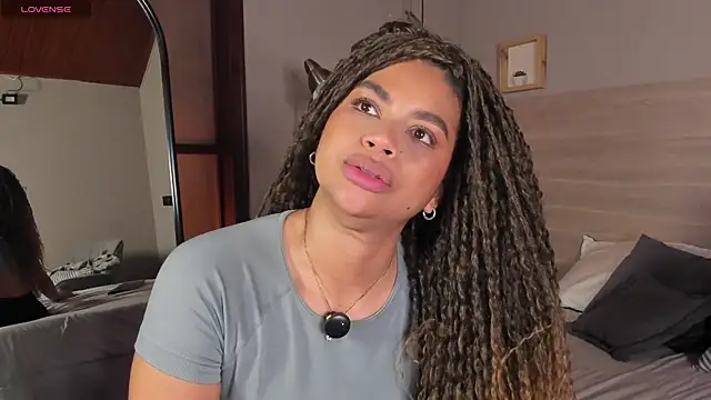 nayah   online show from 04-16-26, 09:39