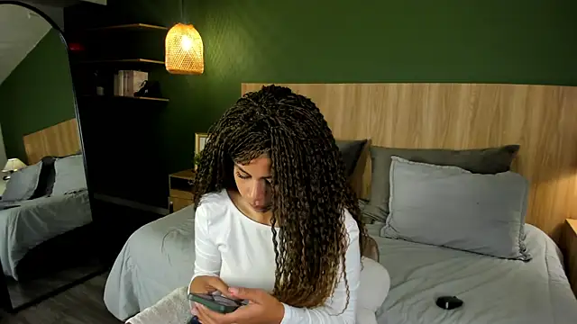 Snapshot of nayah__ chatting on 04-30-26, 01:06 nayah online show from 04-30-26, 01:06