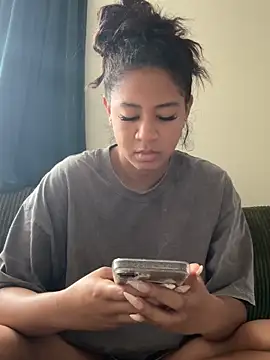 VanessaBling online show from 12-17-25, 04:13