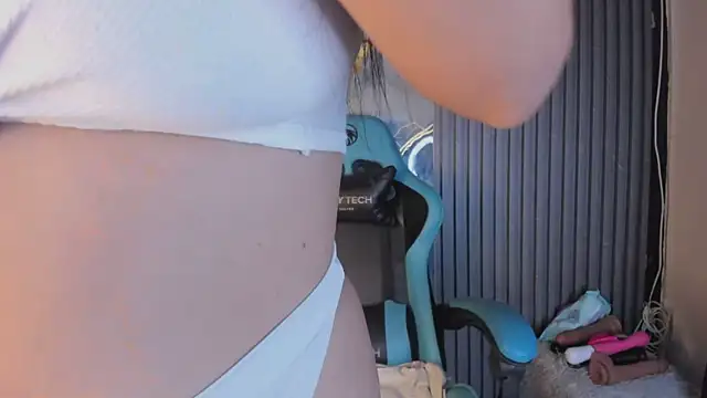 Snapshot of BrendaBrooks chatting on 11-06-25, 03:24 BrendaBrooks online show from 11-06-25, 03:24