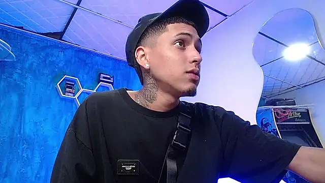 Liam lee online show from 12-10-24, 03:55