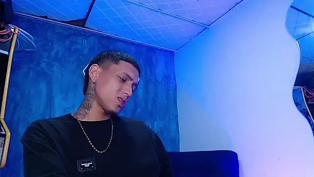 Liam lee online show from 02-06-25, 04:03