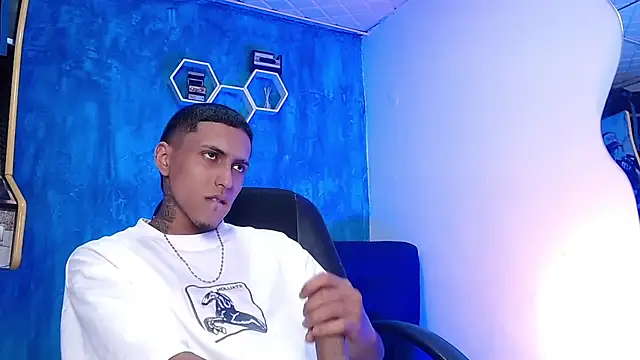 Liam lee online show from 02-11-25, 04:24