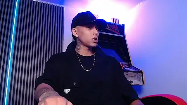 Liam lee online show from 03-07-25, 01:29