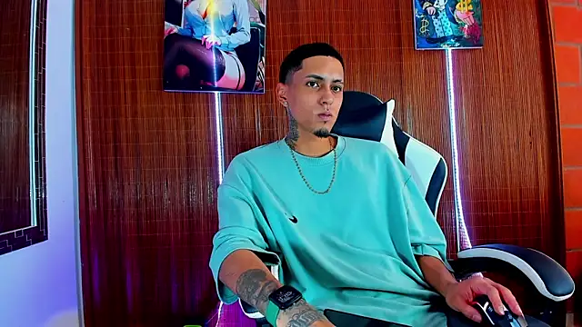 Liam lee online show from 02-04-26, 07:42