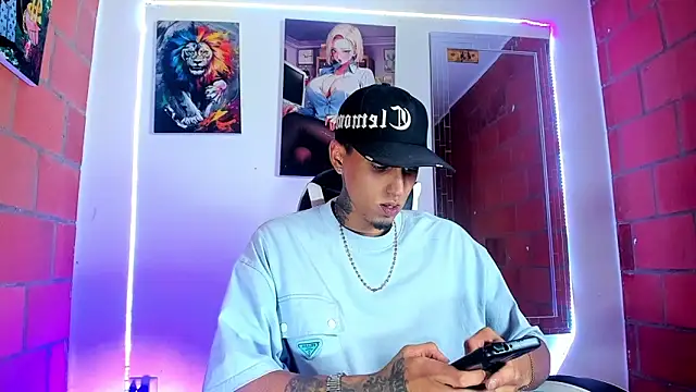 Liam lee online show from 03-10-26, 11:54