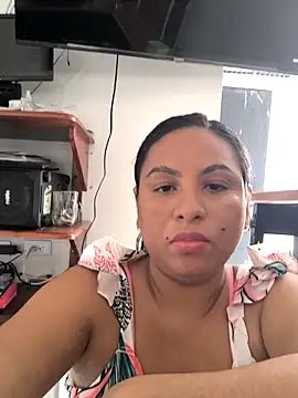 Snapshot of Francesca_ferrari chatting on 04-28-26, 03:28 Francesca ferrari online show from 04-28-26, 03:28