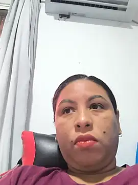 Snapshot of Francesca_ferrari chatting on 06-26-26, 09:08 Francesca ferrari online show from 06-26-26, 09:08