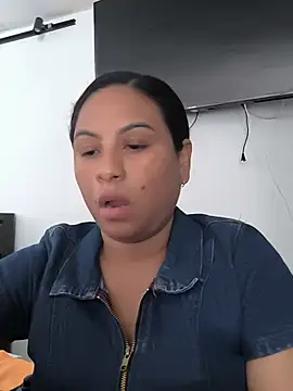 Snapshot of Francesca_ferrari chatting on 07-10-26, 09:39 Francesca ferrari online show from 07-10-26, 09:39