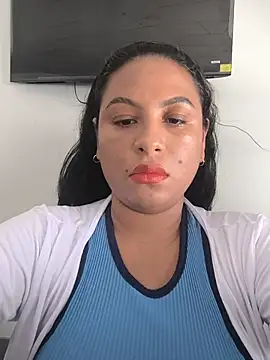 Snapshot of Francesca_ferrari chatting on 07-16-26, 07:31 Francesca ferrari online show from 07-16-26, 07:31