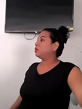 Snapshot of Francesca_ferrari chatting on 07-17-26, 10:14 Francesca ferrari online show from 07-17-26, 10:14