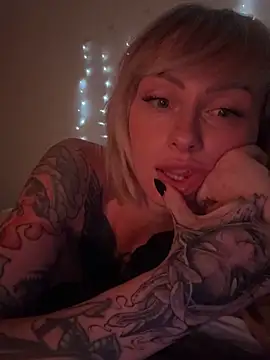 Snapshot of haileyhope_ chatting on 10-26-25, 09:42 haileyhope  online show from 10-26-25, 09:42