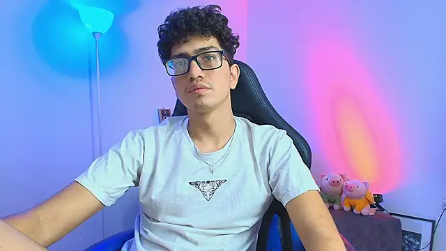 TylerWhite  online show from 01-07-26, 03:53