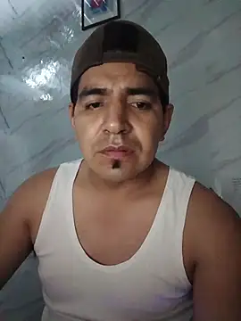 Snapshot of latino17 chatting on 03-17-26, 11:30 latino17 online show from 03-17-26, 11:30