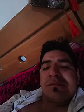 Snapshot of latino17 chatting on 03-22-26, 12:52 latino17 online show from 03-22-26, 12:52